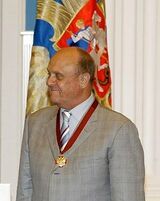 Vladimir Menshov.jpg