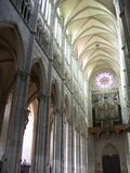 Voutes, nef, rosace ouest et grandes orgues de la cathédrale Notre-Dame d'Amiens, France - 20080125-02.jpg