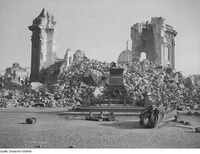 Fotothek df ps 0000385 001 Kriege ^ Kriegsfolgen ^ Zerstörungen - Trümmer - Ruin.jpg