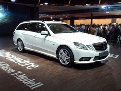 Mercedes-Benz S212.jpg