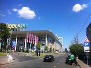 Химкинский бульвар в Москве. Вид со стороны площади у метро Сходненская. Слева — торговый комплекс «Калейдоскоп».jpg