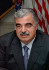 Rafiq Hariri 2001 (cropped-01).jpeg