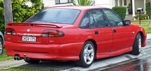 1993-1995 HSV Clubsport (VR) sedan 02.jpg