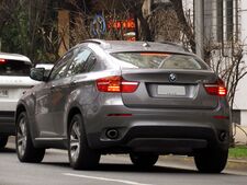 BMW X6 Xdrive30d 2013 (14931385015).jpg