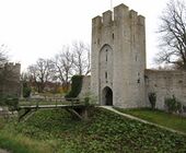 Snäckgärdsporten ringmuren Visby.jpg