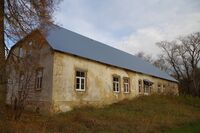 Sutlema mõisa peahoone esikülg.JPG