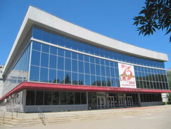 Театр имени Слонова вид сбоку.jpg