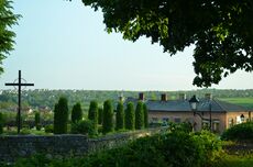 Kamianets-Podilskyi-church-before-castle.jpg