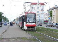 Tram 1002 (Izhevsk).jpg