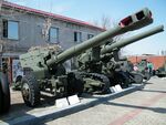 152-мм пушка-гаубица Д-20 в Хабаровске.JPG