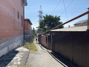 Улица в районе Нахаловка без машин.jpg