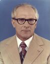 Bundesarchiv Bild 183-R1220-401, Erich Honecker.jpg