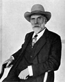 Robert Bridges 1912 cropped.jpg