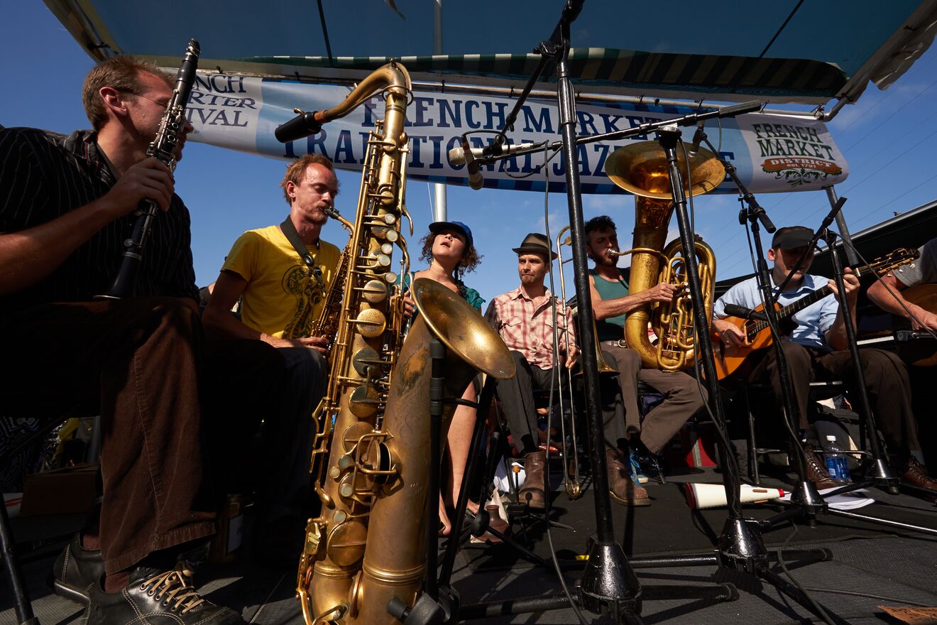 DSB FQF13 Sun French Mkt Trad Jazz Tuba Skinny 5.jpg