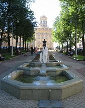 Fontain Komsomolskaya.jpg