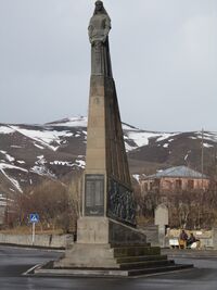 Girl statue, Sisian 13.jpg
