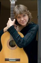Elena Frolova with gitara.jpg