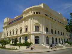 Teatro Amadeo Roldan.jpg
