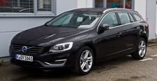 Volvo V60 D4 Summum (Facelift) – Frontansicht, 18. August 2013, Hilden.jpg