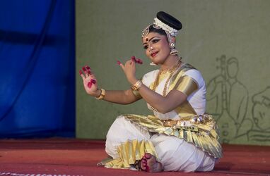 Mohiniyaattam 17.jpg