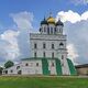 Pskov asv07-2018 Kremlin inside1.jpg
