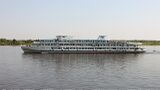 Kapitan Pushkaryov underway on the Volga River Nizhegorodskaya Oblast Balakhna 24 June 2013.jpg