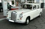 Mercedes-Benz 220SE (W128) 01.JPG