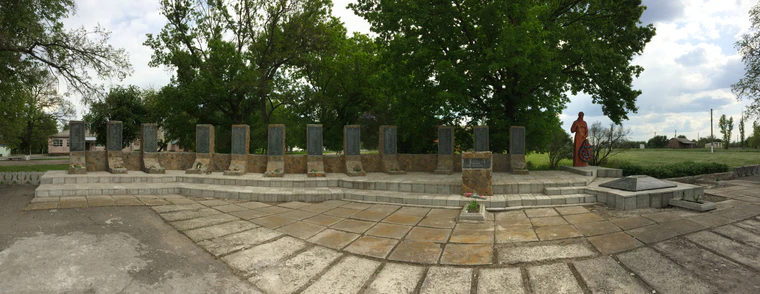 IgnatievPetrAleksandrovichGravePanorama.jpg