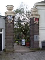 Ingangshek Hortus Amsterdam.JPG