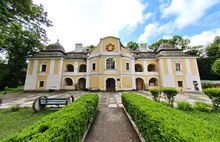 Палац барона Перені Виноградів1.jpg