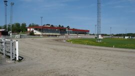 Metsämäki travbana 2011.jpg