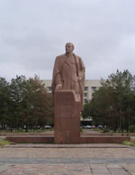 Памятник Ленину в Караганде