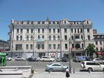Владивосток, Светланская, 13, Бывшее здание гостиницы и театра «Золотой Рог», 2012-06-22.jpg