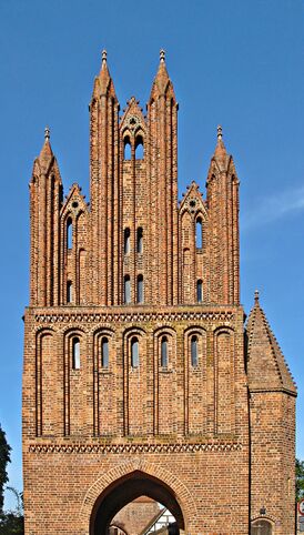 Friedländer Tor Neubrandenburg Haupttor Stadtseite-Carschten.jpg