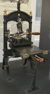 Kniehebelpresse-1845.jpg