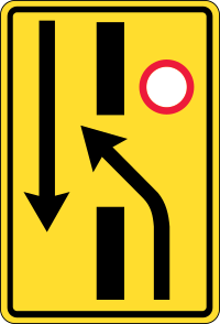 Latvia road sign 735.svg