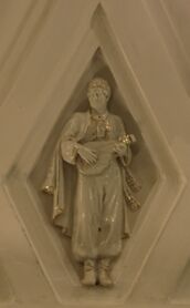 Teatralnaya porcelain sculpture 3.jpg