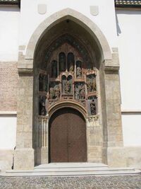 Južni portal Markova crkva Zagreb.jpg