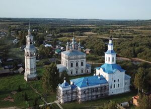 Ансамбль Воскресенского собора поселка Лальск 02.jpg