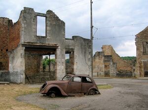 Car in Oradour-sur-Glane4.jpg