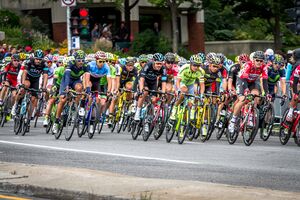 Peleton (29577642861).jpg