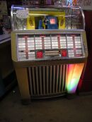 Seeburg Model 1004 juke box.jpg