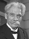 Albert Schweitzer 1955.jpg