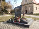 Sibinj (spomenik poginulim braniteljima).jpg