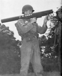Soldier with Redeye missile launcher 1959 (uncut).png