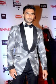 Ranveer at filmfare.jpg