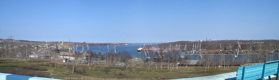 Панорама порта Ванино со смотровой площадки (от Дома культуры)