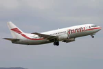 Boeing 737-382, Aurela JP6220375.jpg