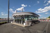 Metro SPB Line5 Sportivnaya Entrance 2.jpg