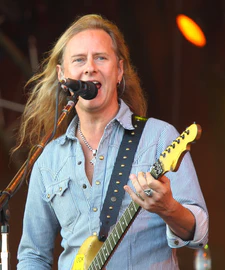 Jerry Cantrell at Roskilde Festival (Roskilde, Denmark) -- 2 July 2010.jpg